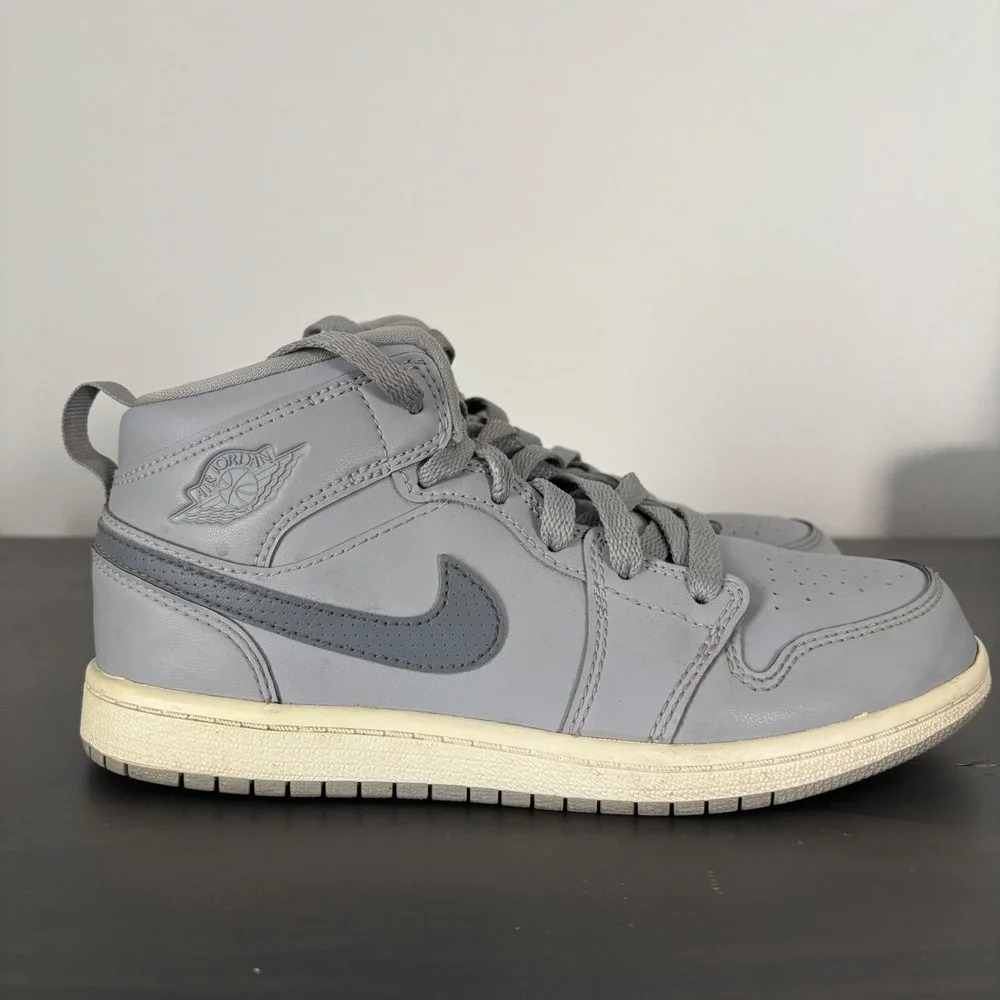 Air Jordan 1 Mid Wolf Grey‎ Aluminum Sneakers Shoes Size 3 Y
